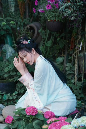 夫妻拧毛巾的正确姿势及注意事项